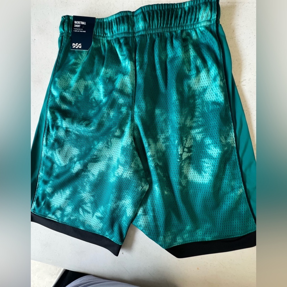 DSG BASKETBALL SHORT BOYS LARGE TEAL SURF TIE DYE W/SOLID TEAL INSET ON SIDES